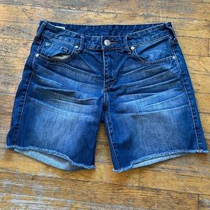 True Religion Emma Mid Rise Bermuda Short‎ Flap Pockets Size 29 Fray Hem
